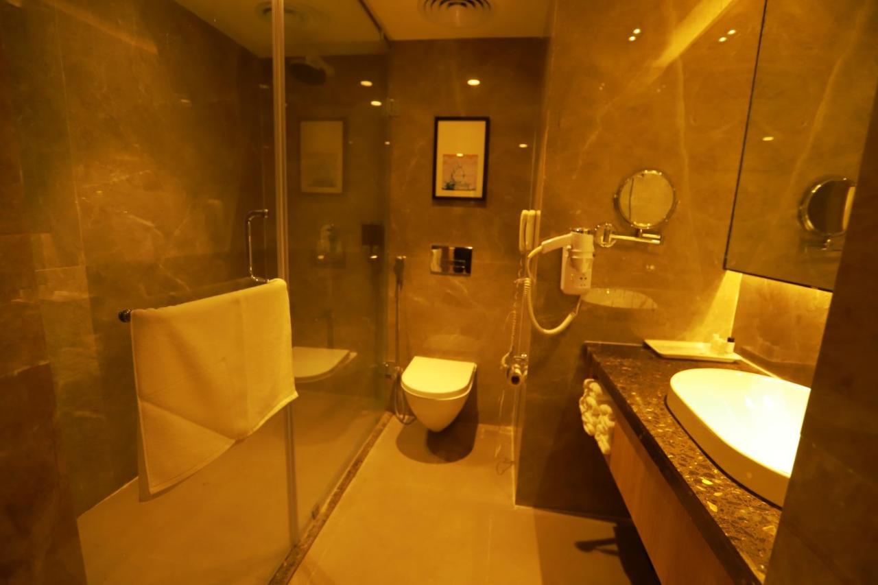 Grand Sarovar Portico, Latur Exterior photo